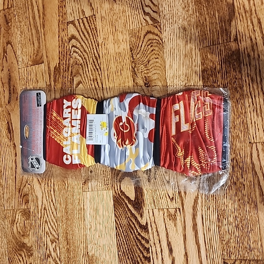 (Y18-20) NWT NHL 3 Pack Calgary Flames Hockey Team Spirit